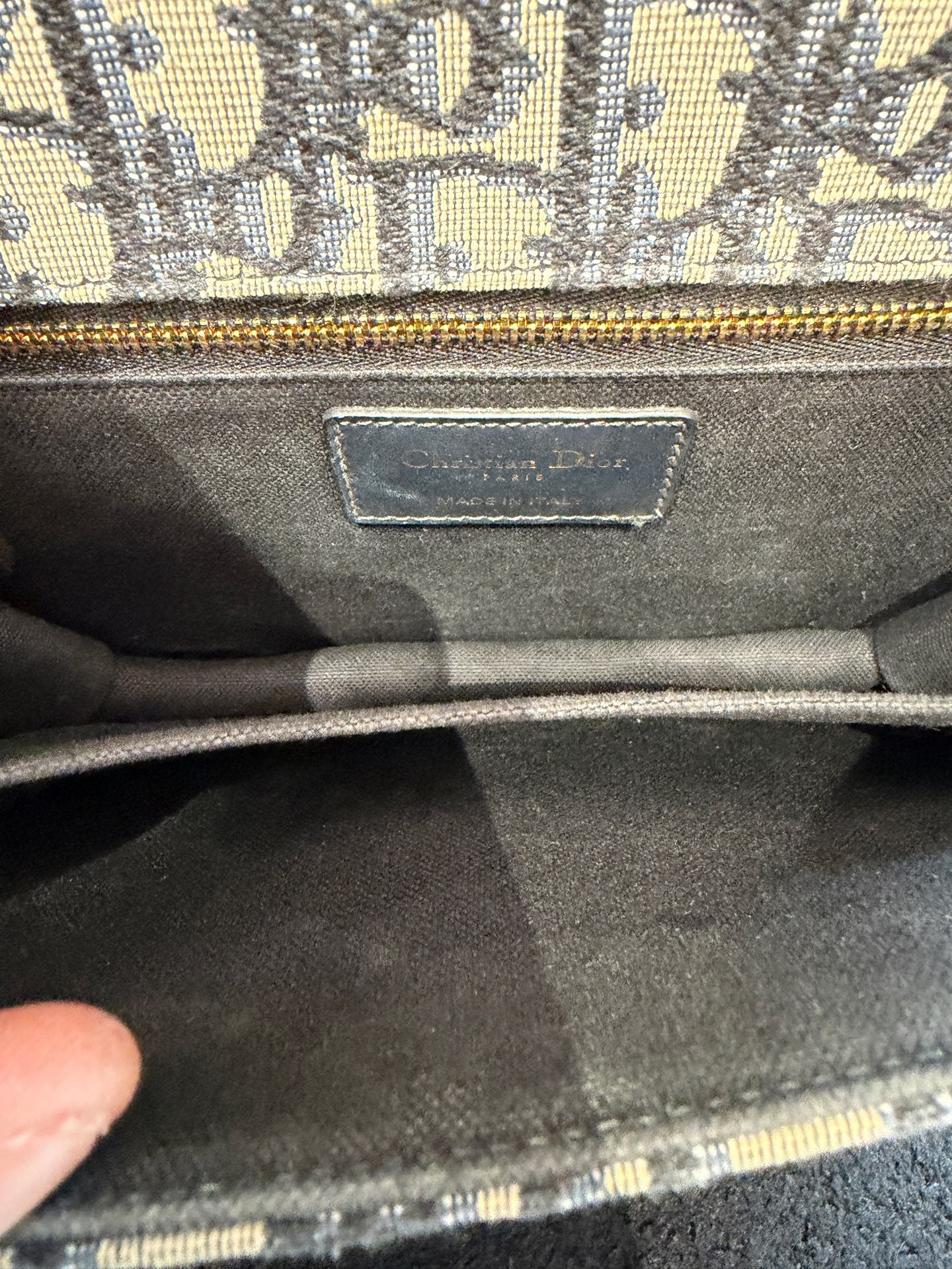 Dior - 30 Montaigne - Dior Oblique jacquard canvas with calfskin leather trim - Blue and Beige Oblique with Dark Blue leather and Gold-tone hardware - (Small)