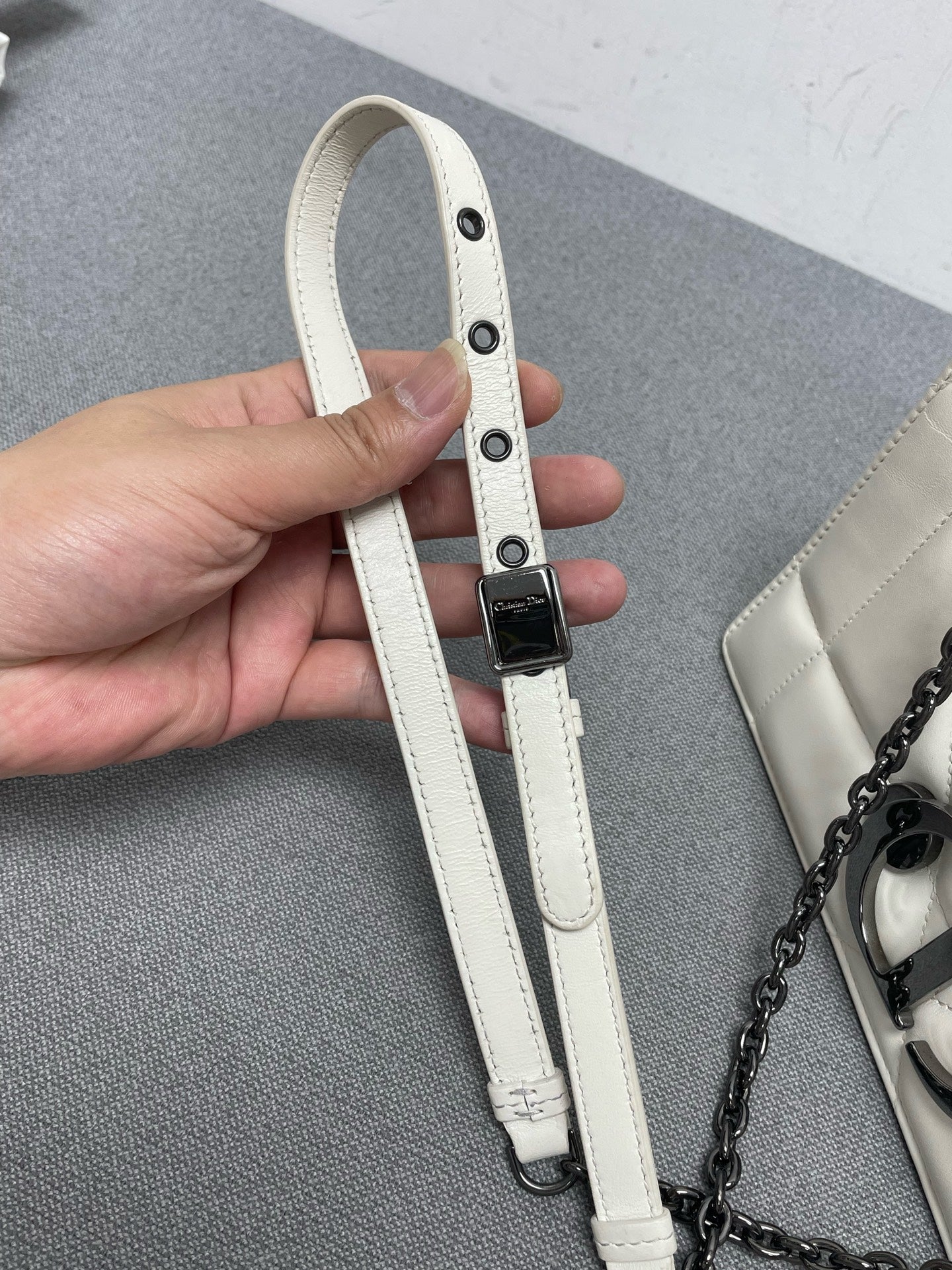 Dior - 30 Montaigne - Leather - White - (medium)