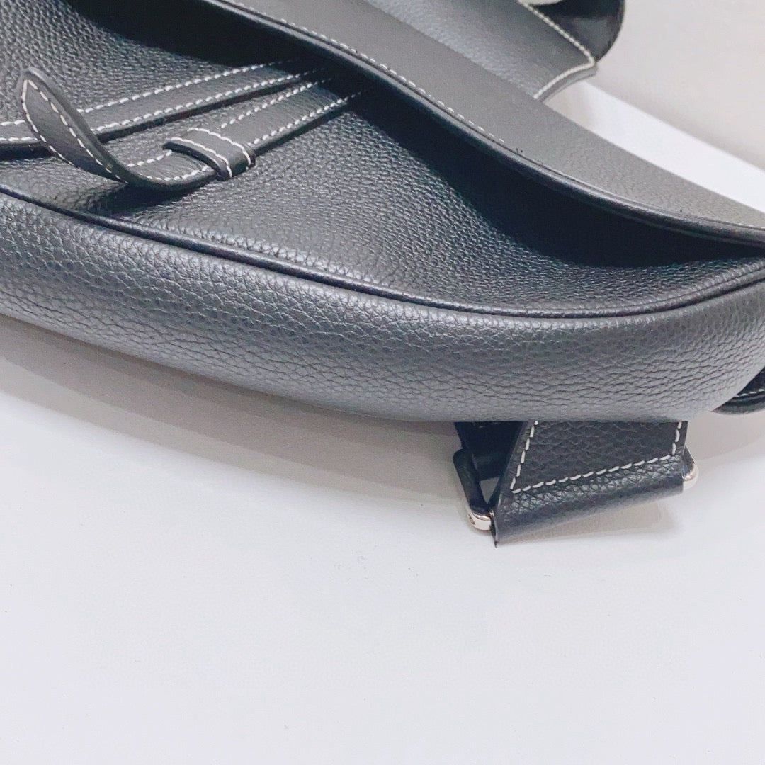 Dior - KAWS Collaboration Bee Skull Limited Edition Saddle Bag - Leather - Black - (medium)