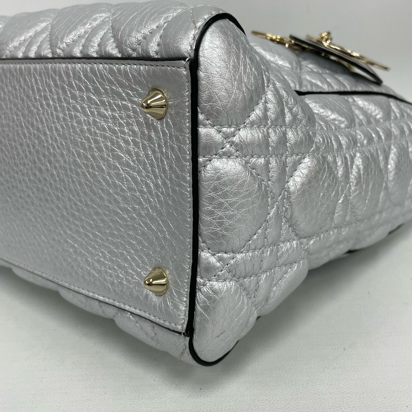 Dior - Lady Dior - Grained leather - Silver with Gold-Tone Hardware - (Medium)