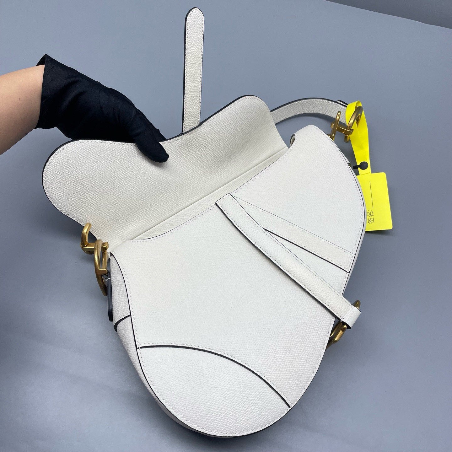 Dior - Saddle Bag - Grained leather - White with Gold-Tone Hardware - (Medium)