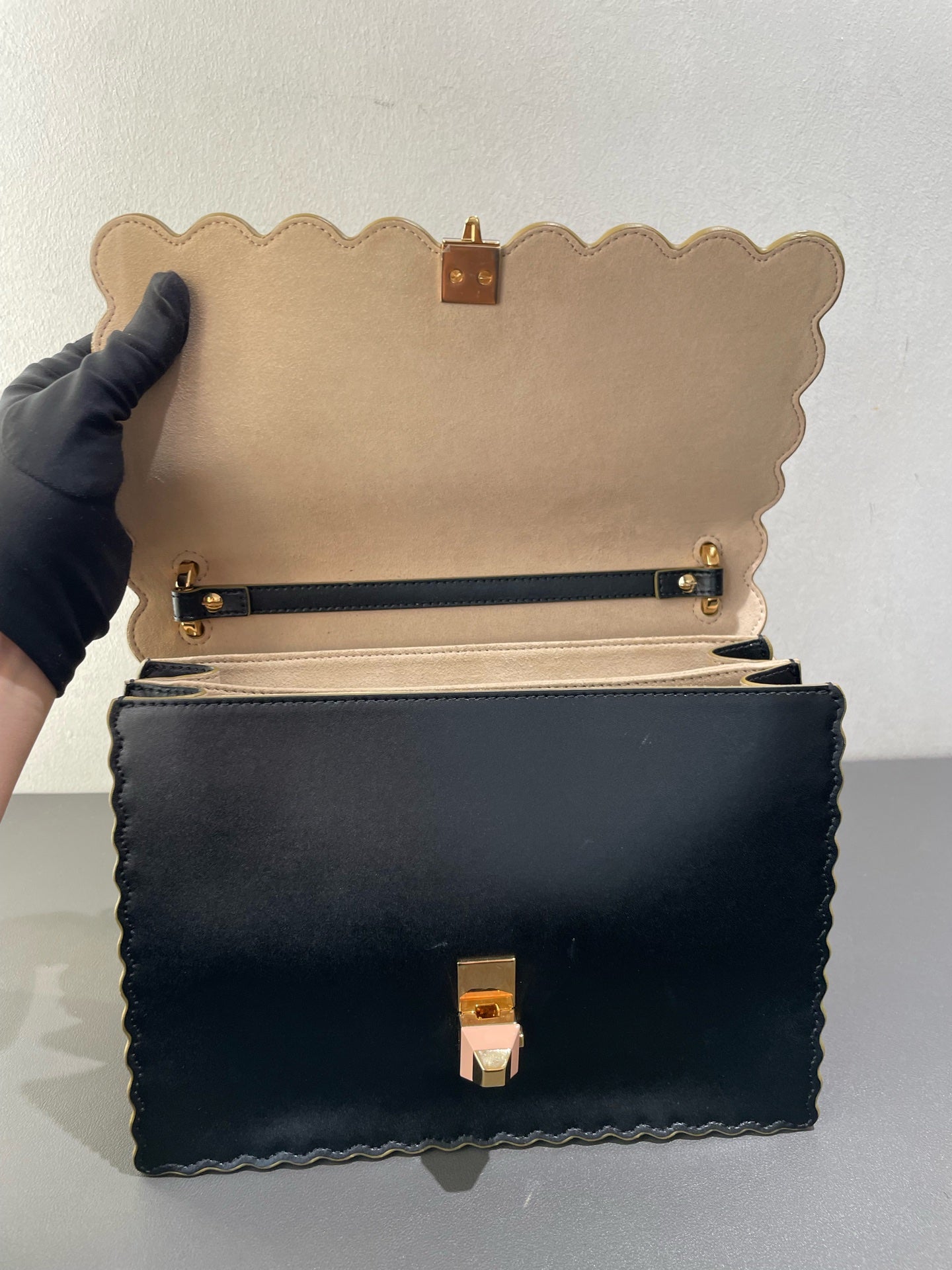 Fendi - Can I Medium Runway Accordion Bag - Leather - Black - (medium)