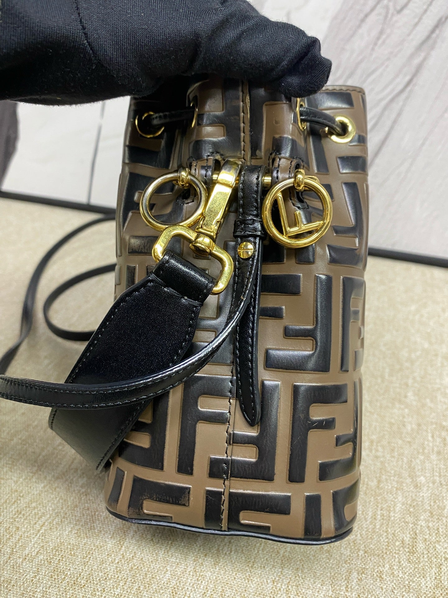 Fendi - Mon Tresor Mini Bucket Bag - Cowhide leather - Black and Brown - (mini)