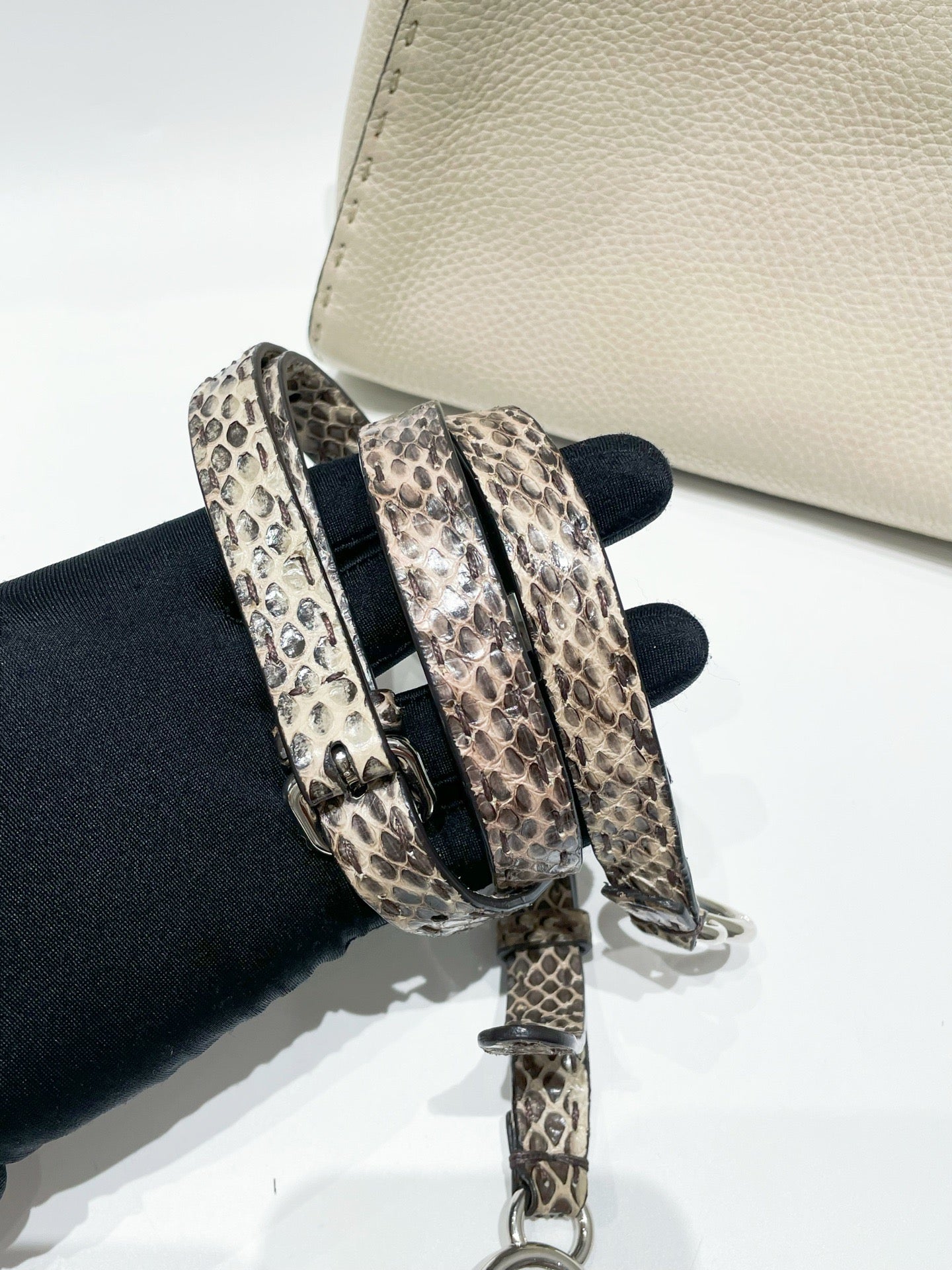 Fendi - Peekaboo - Leather - Beige - (small)