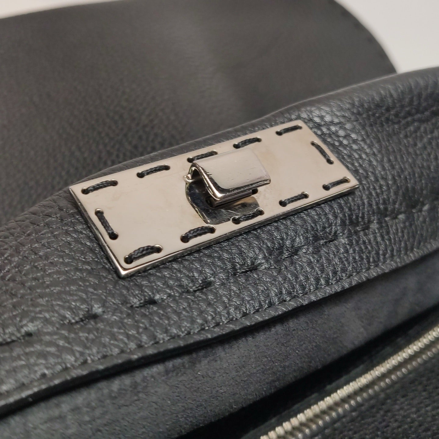 Fendi - Peekaboo - Leather - Black - (medium)