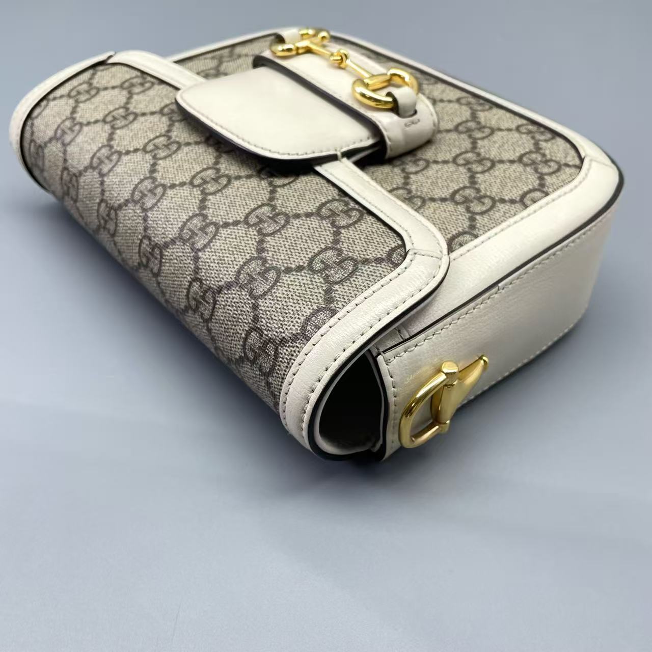 Gucci - 1955 Horsebit Mini Bag - GG Supreme coated canvas with leather trim - Beige and White - (mini)