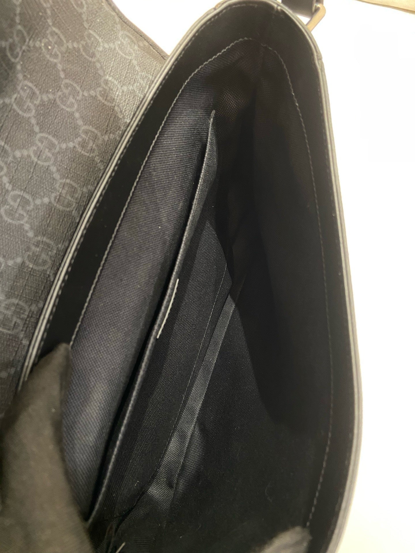 Gucci - GG Supreme Messenger Bag - Leather - Black - (Medium)