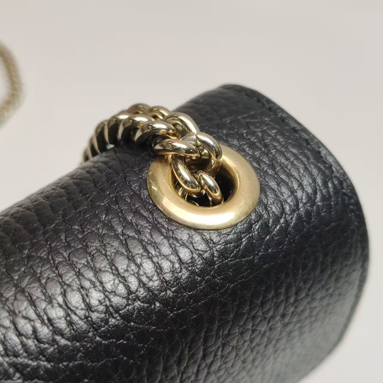 Gucci - Interlocking G Chain Shoulder Bag - Grained leather - Black - (mini)