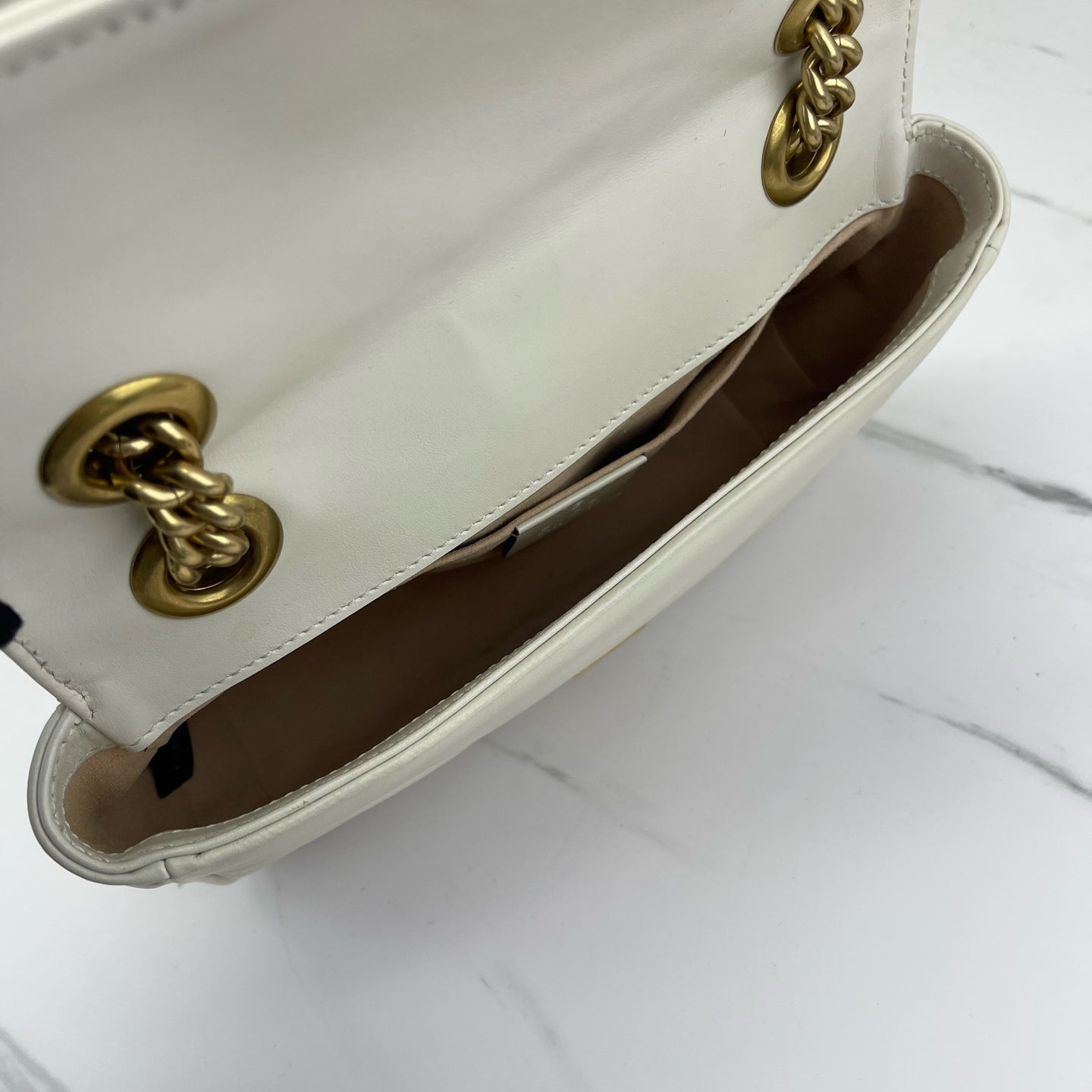 Gucci - Marmont - Calfskin leather - White with Gold-Tone Hardware - (Mini)