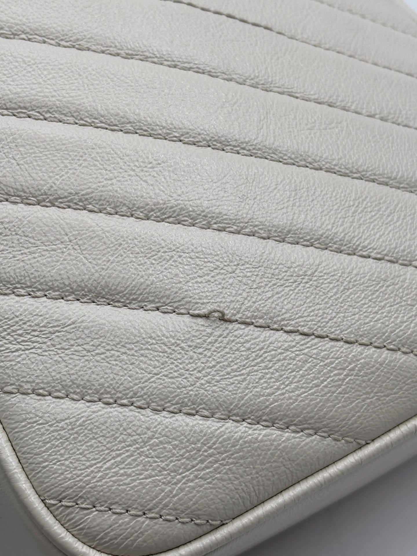 Gucci - Marmont Camera Bag (Vertical) - Leather - White - (mini)