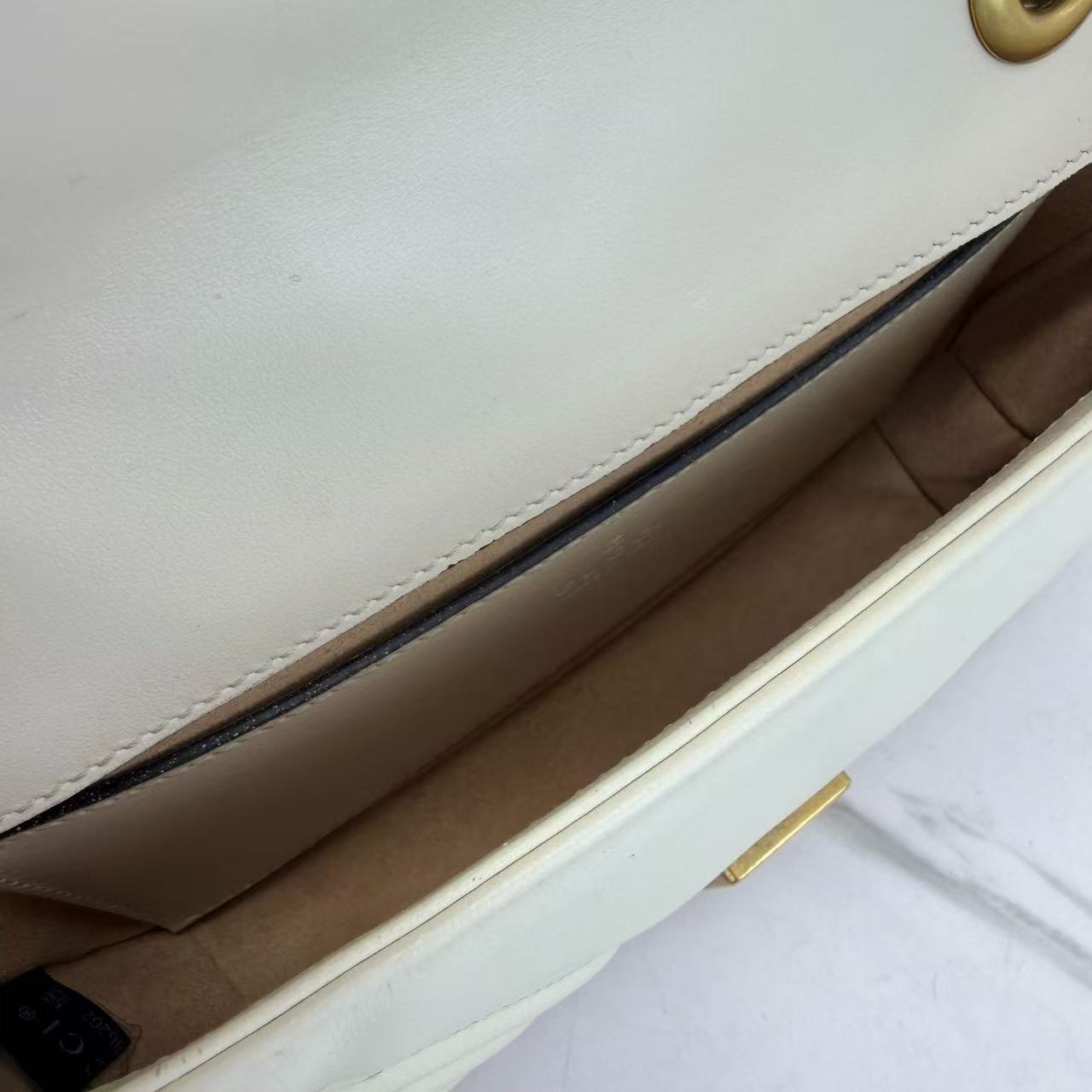 Gucci - Marmont Matelassé Shoulder Bag - Calfskin leather - White with gold-tone hardware - (mini)