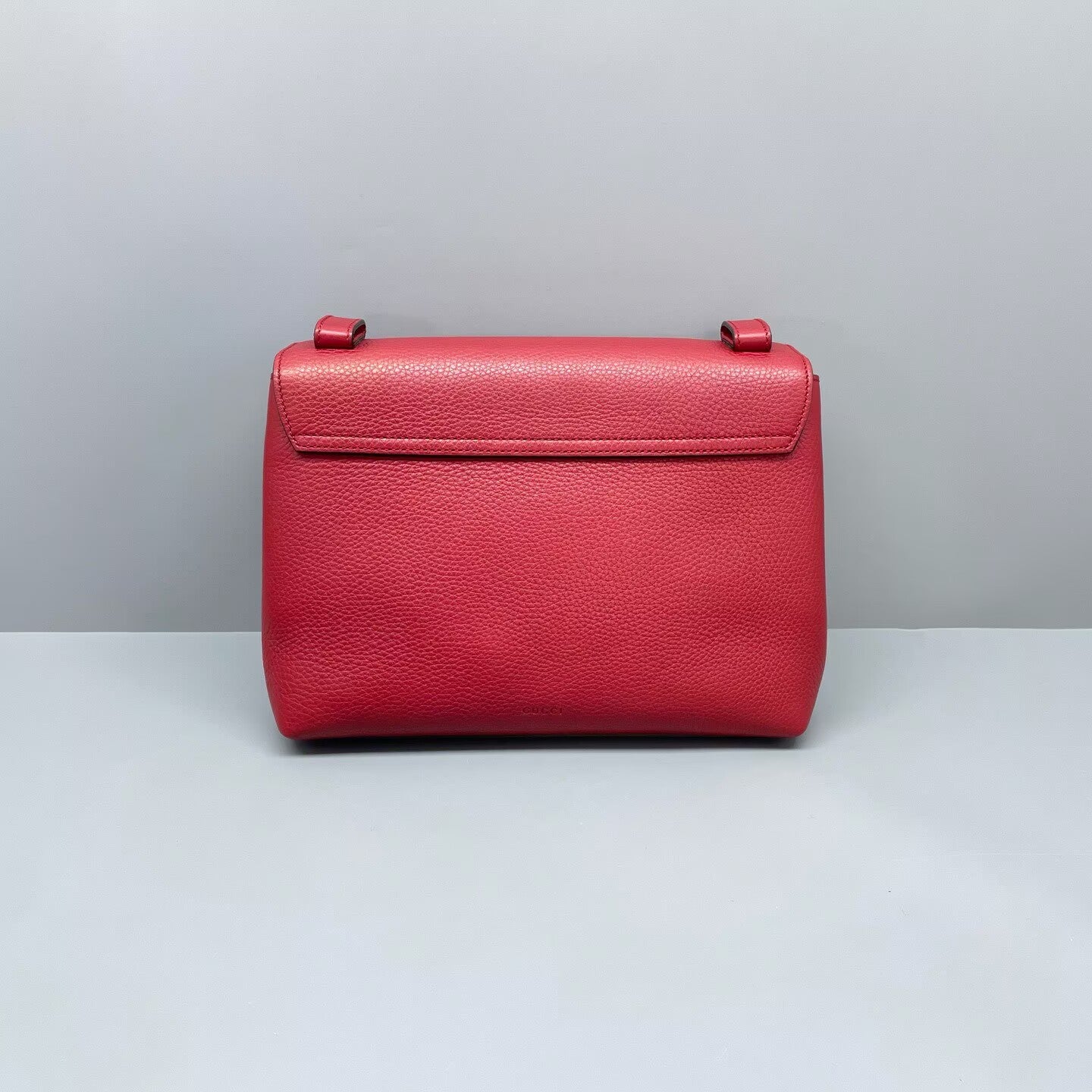 Gucci - Marmont Messenger Bag - Grained leather - Red with Gold-Tone Hardware - (medium)