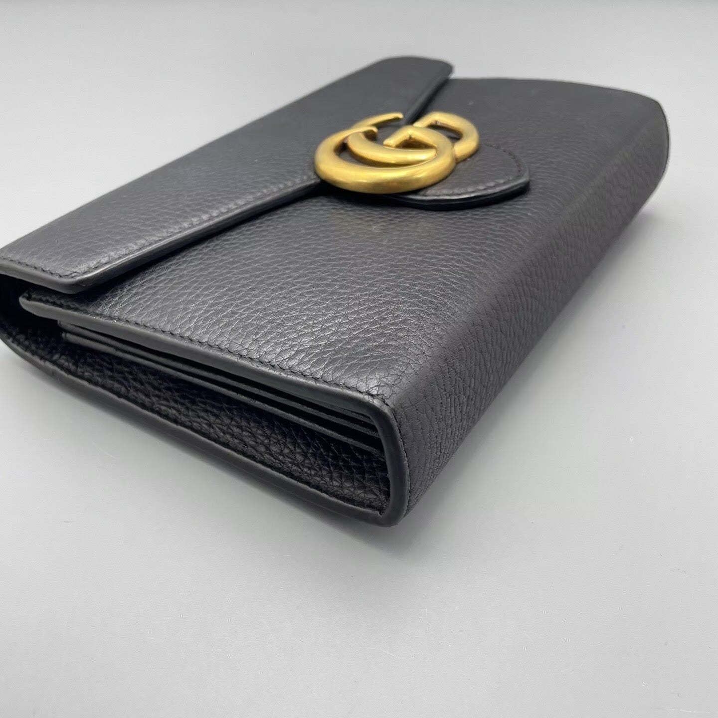 Gucci - Marmont WOC (Wallet on Chain) - Grained leather - Black with Gold-Tone Hardware - (mini)