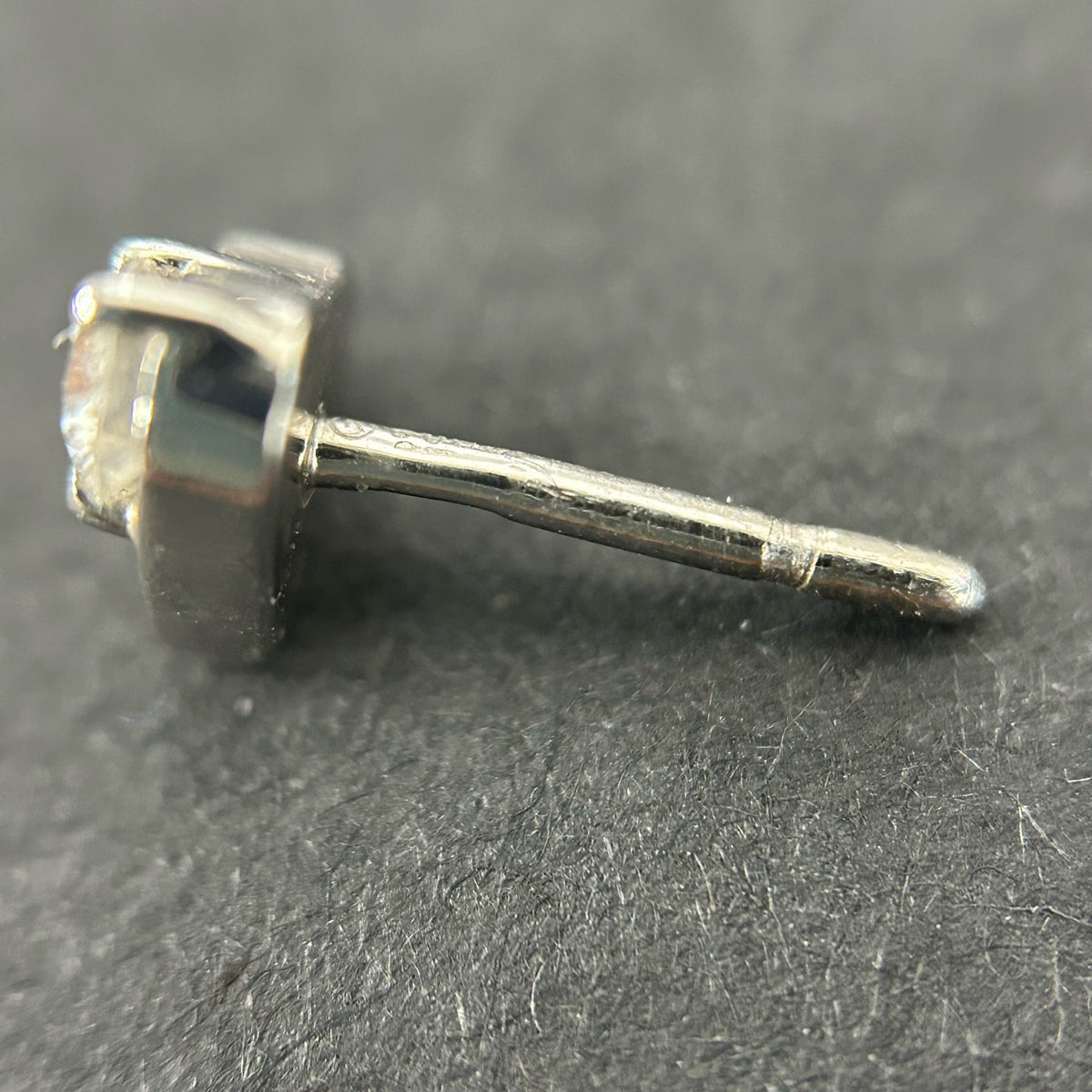 Gucci - Other - 18k white gold, with a visible 750 hallmark; set with clear faceted stones. - Silver