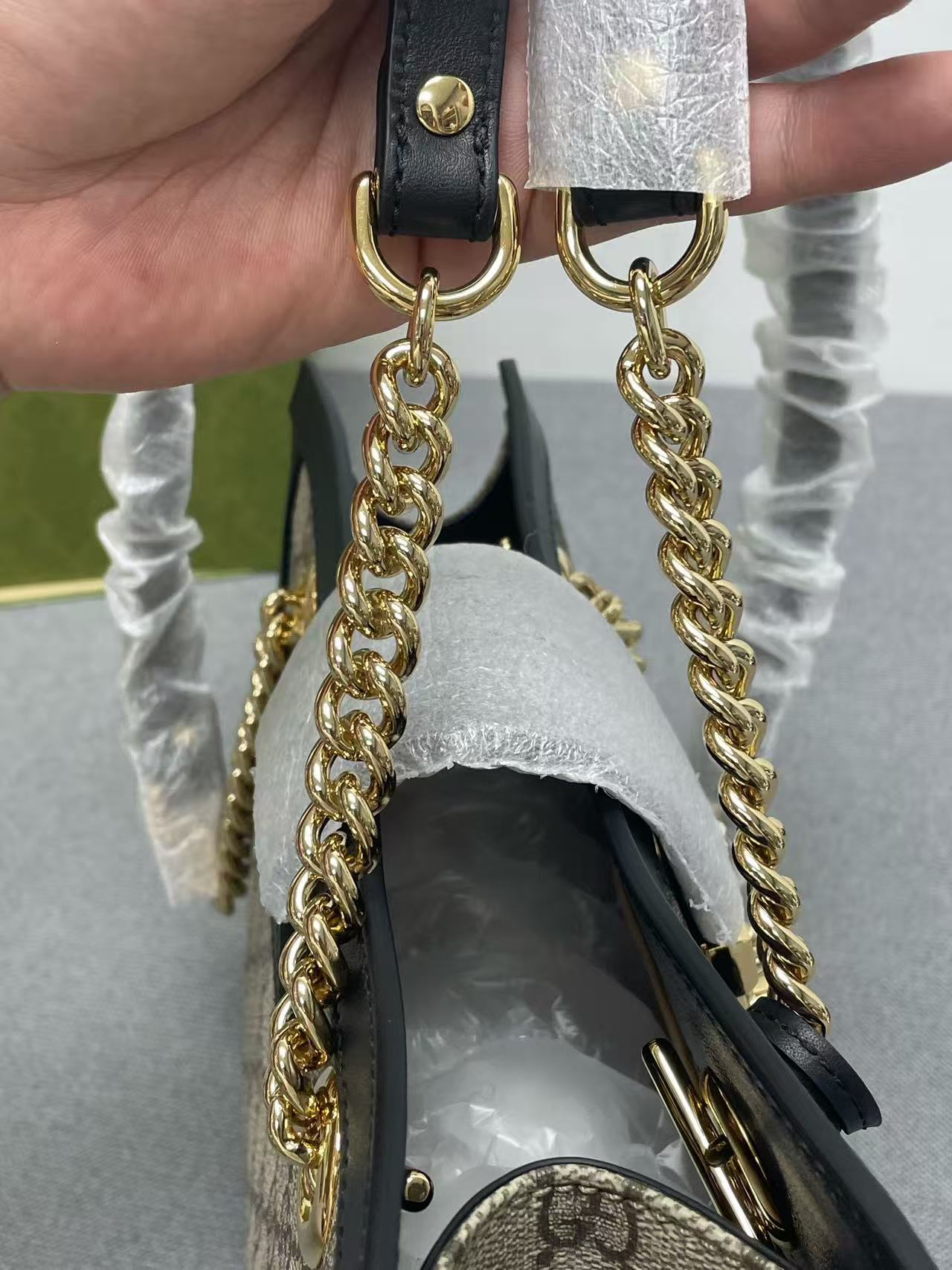 Gucci - Padlock Small - GG Supreme canvas with leather trim - Beige and Black with Gold-Tone Hardware - (Small)