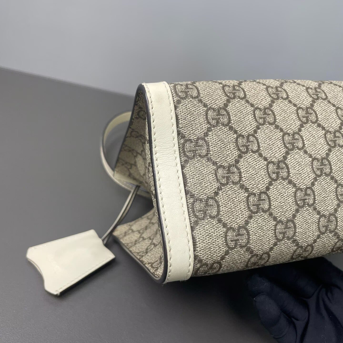 Gucci - Padlock Small Shoulder Bag - GG Supreme canvas with leather trim - Beige and White - (Small)