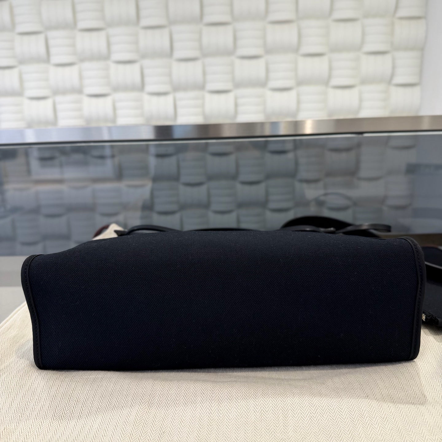 Hermès - Herbag 31 - Toile H canvas and Vache Hunter leather - Black with Silver-Tone Hardware - (medium)