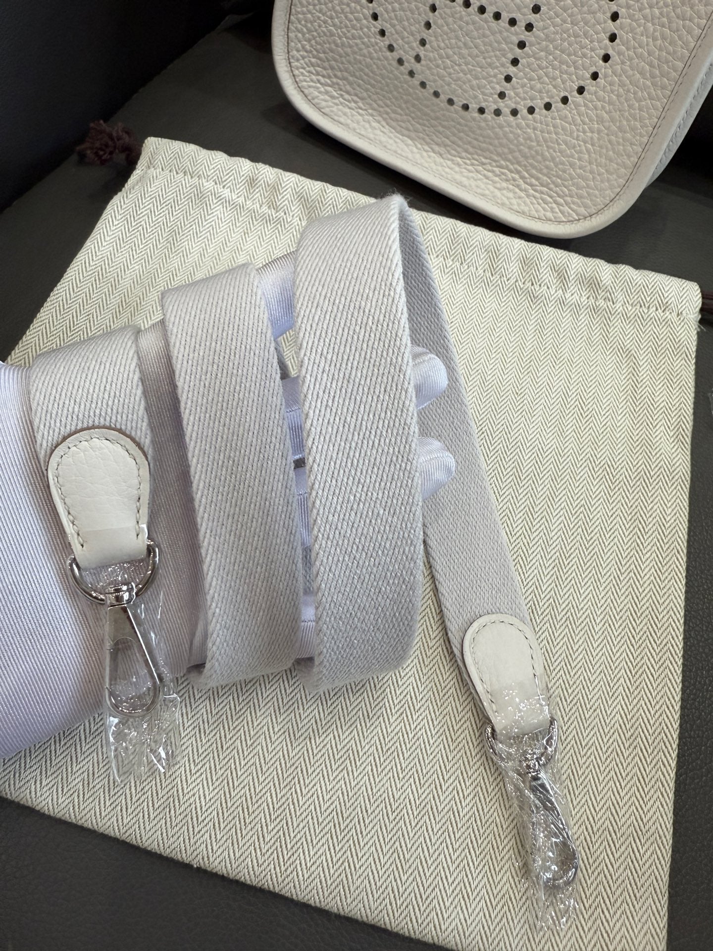 Hermès - Other - Leather - White - (mini)