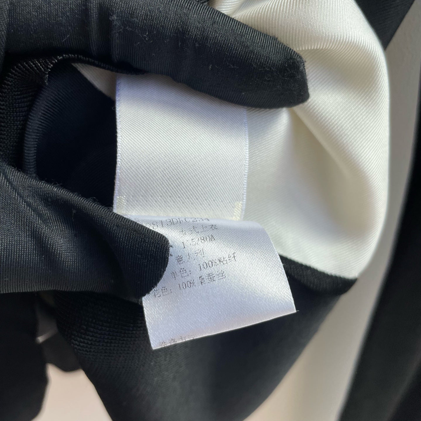 Hermès - Other - Silk - Black - (34)