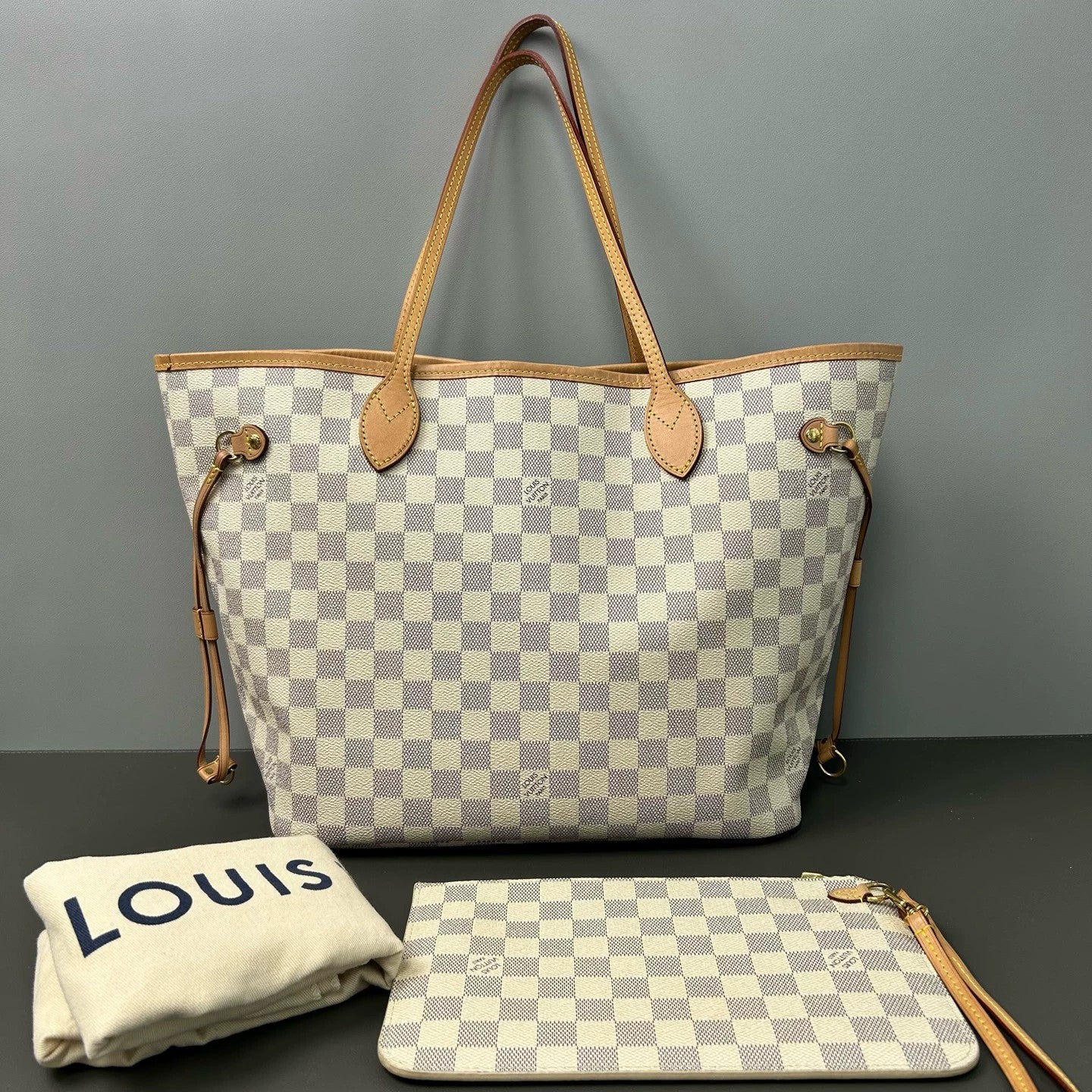 Louis Vuitton - Neverfull MM - Coated canvas with natural cowhide leather trim - White - (medium)