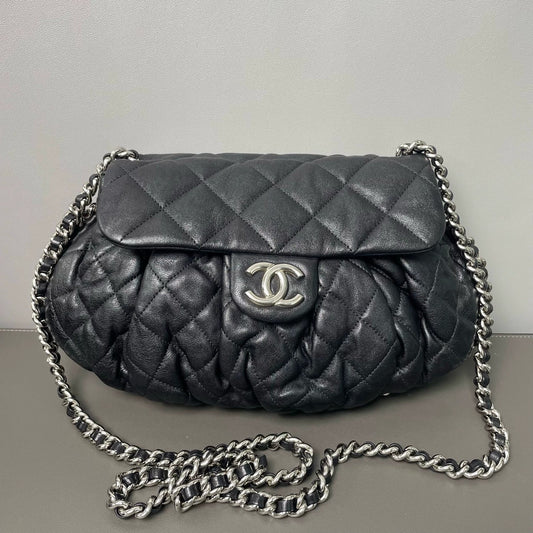 Chanel - Cloud Flap Bag - Lambskin leather - Black - (medium)
