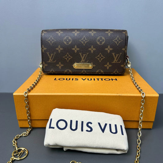 Louis Vuitton - Lily Wallet on Chain - Monogram coated canvas with Vachetta leather trim - Brown - (mini)