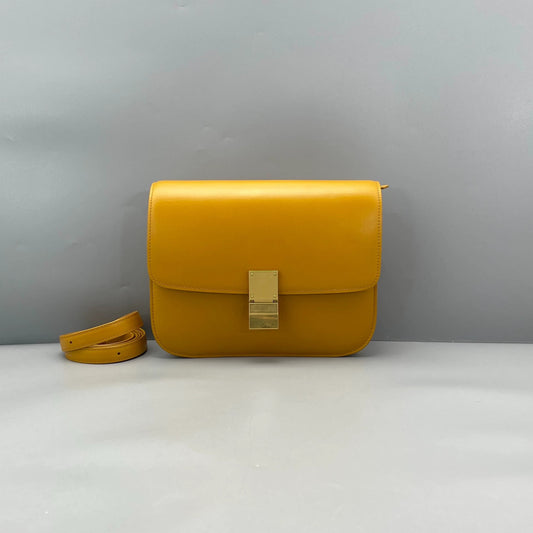 CELINE - Box - Smooth calfskin leather - Yellow - (Medium)