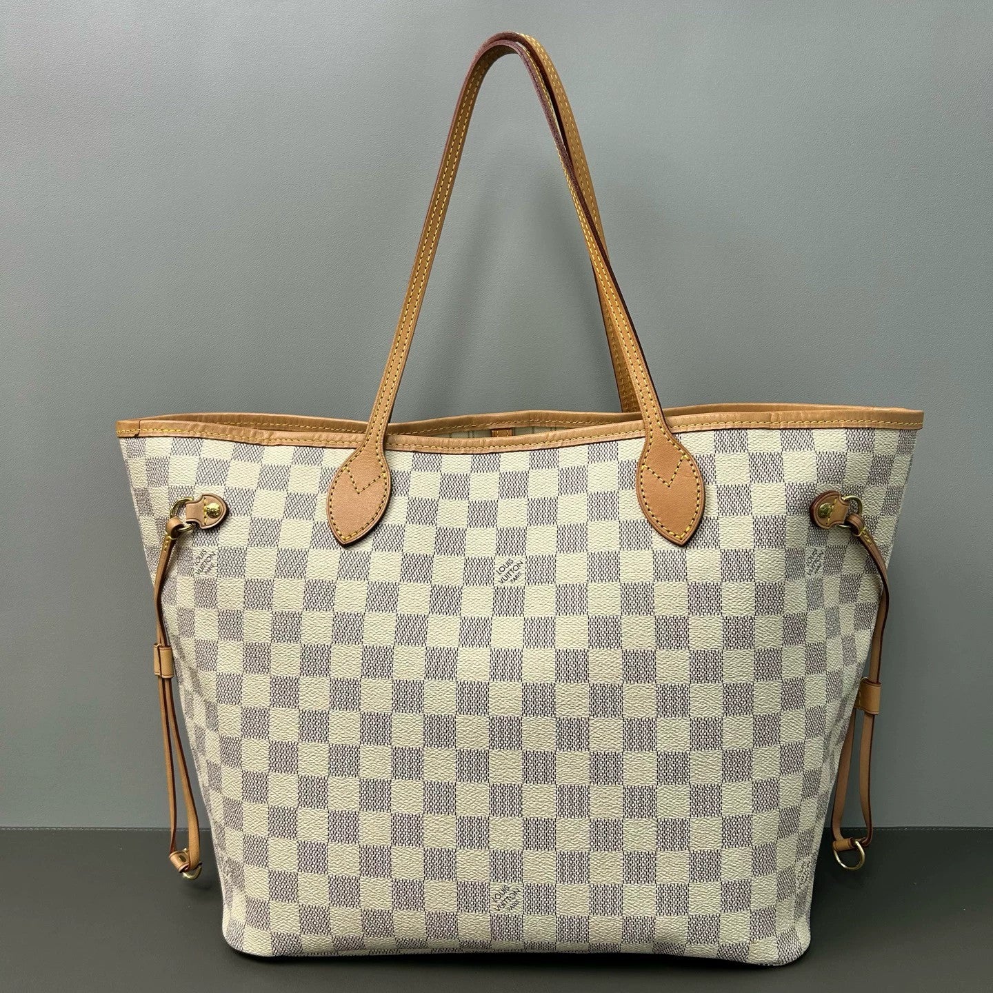 Louis Vuitton - Neverfull MM - Coated canvas with natural cowhide leather trim - White - (medium)