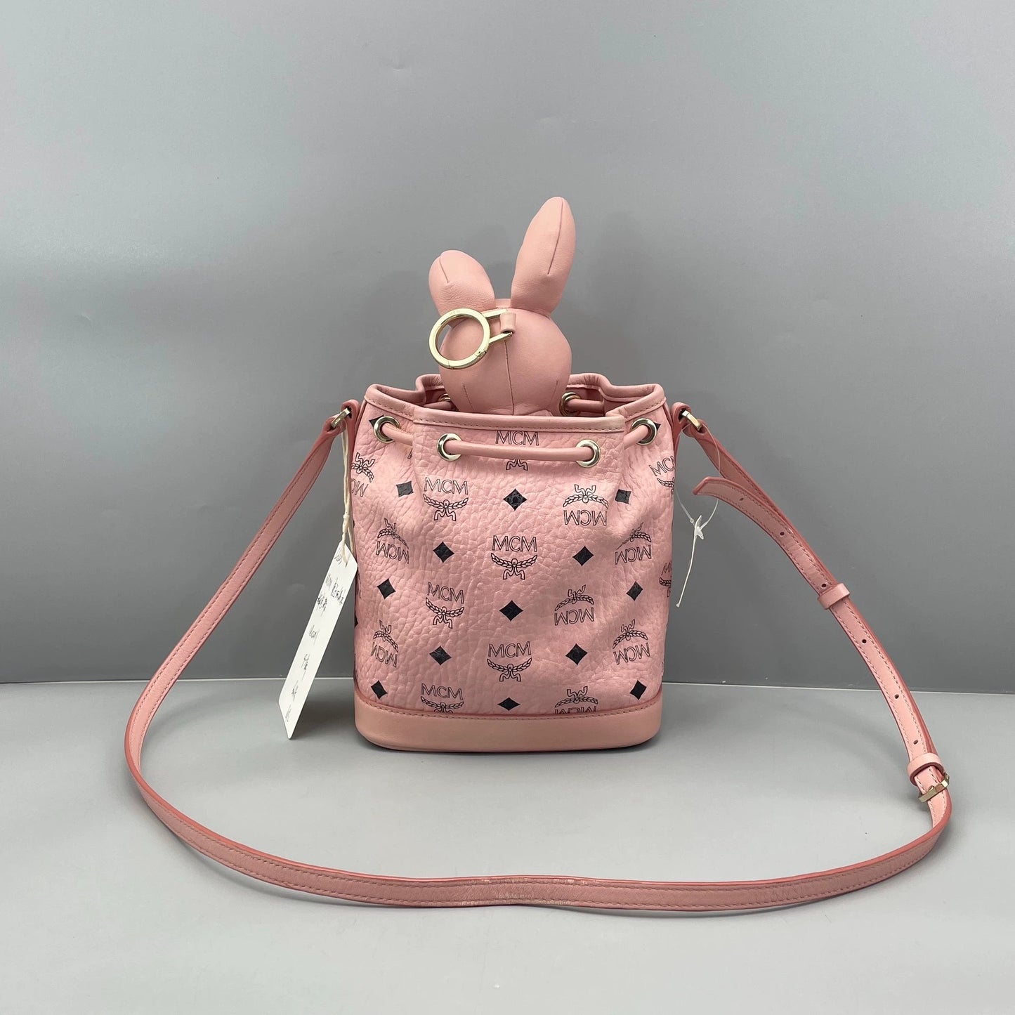 MCM - Visetos Rabbit Bucket Bag - Grained leather with Visetos monogram print - Pink - (mini)
