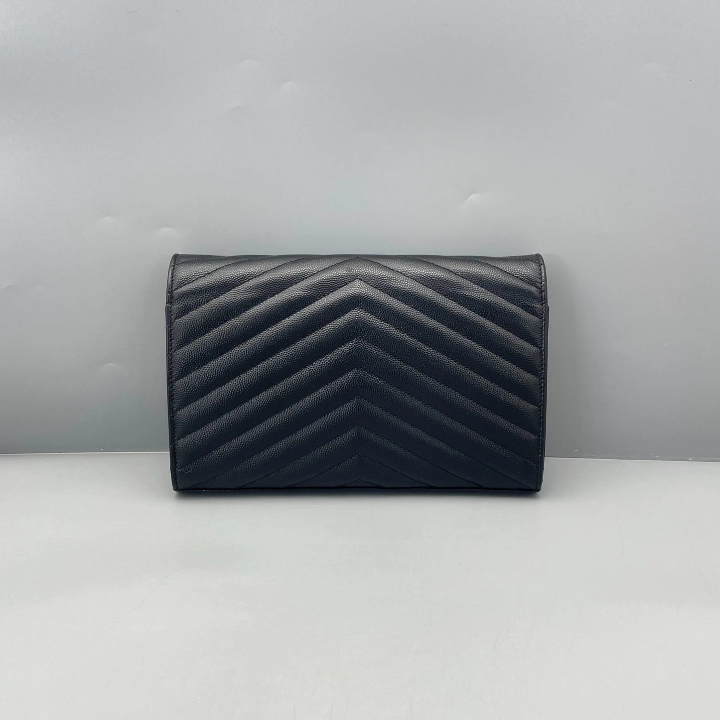 Saint Laurent - Envelope Bag - Grained leather - Black with Gold-Tone Hardware - (Medium)