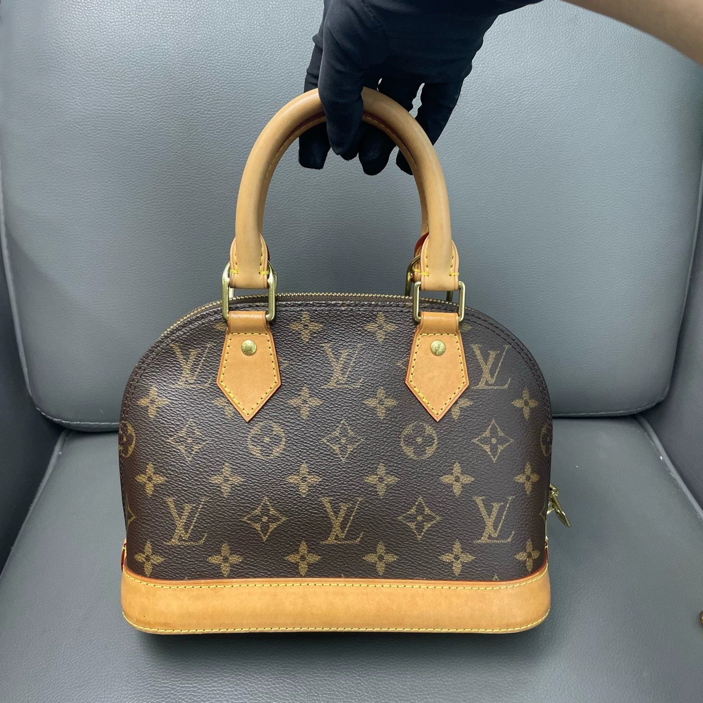 Louis Vuitton - Alma BB - Monogram canvas with Vachetta leather trim - Brown - (mini)