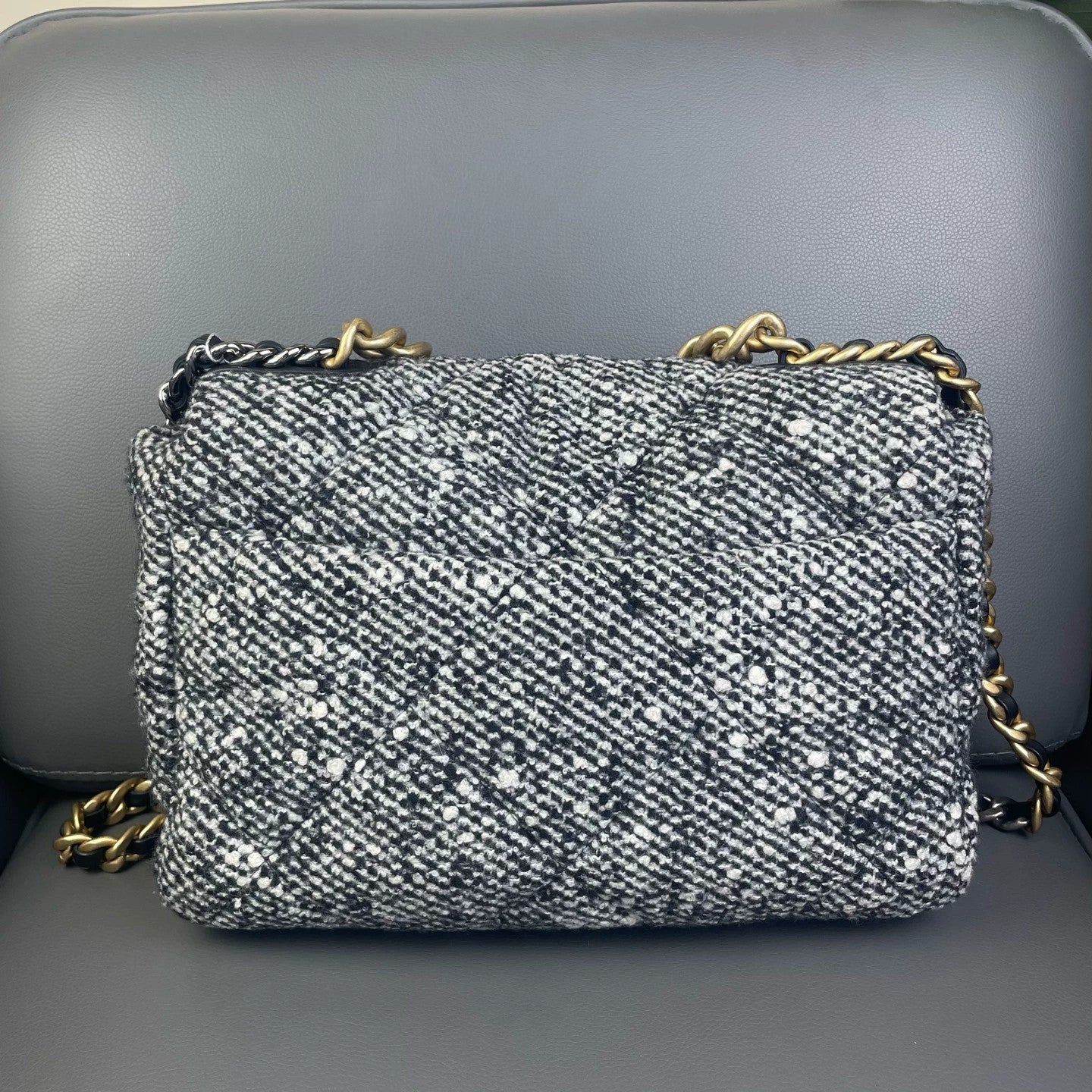 Chanel - 19 Bag - Tweed and Leather - Multicolour - (large)