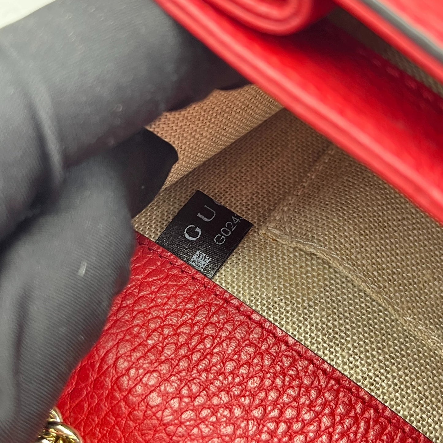 Gucci - Interlocking G Chain Shoulder Bag - Leather - Red - (Small)