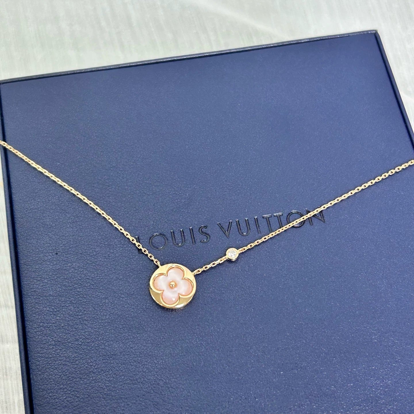 Louis Vuitton - Color Blossom - 18K Rose Gold with Mother of Pearl and Diamond - Gold - (mini)