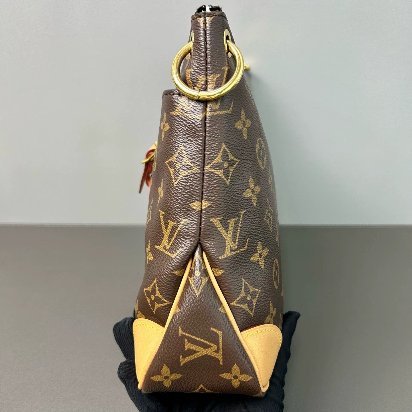 Louis Vuitton - Odeon PM - Monogram coated canvas with natural Vachetta leather trim - Brown - (small)