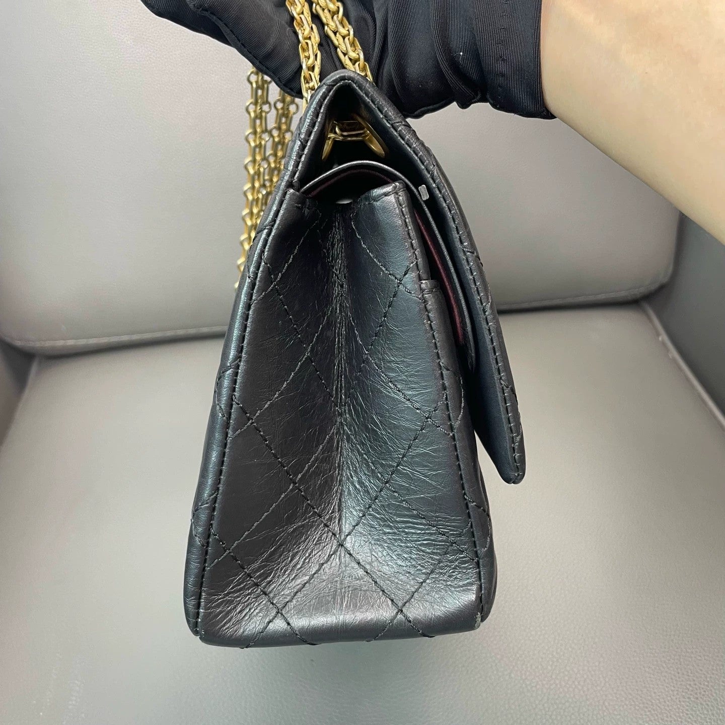 Chanel - 2.55 Reissue Flap Bag - Oiled wax cowhide leather - Black - (medium)
