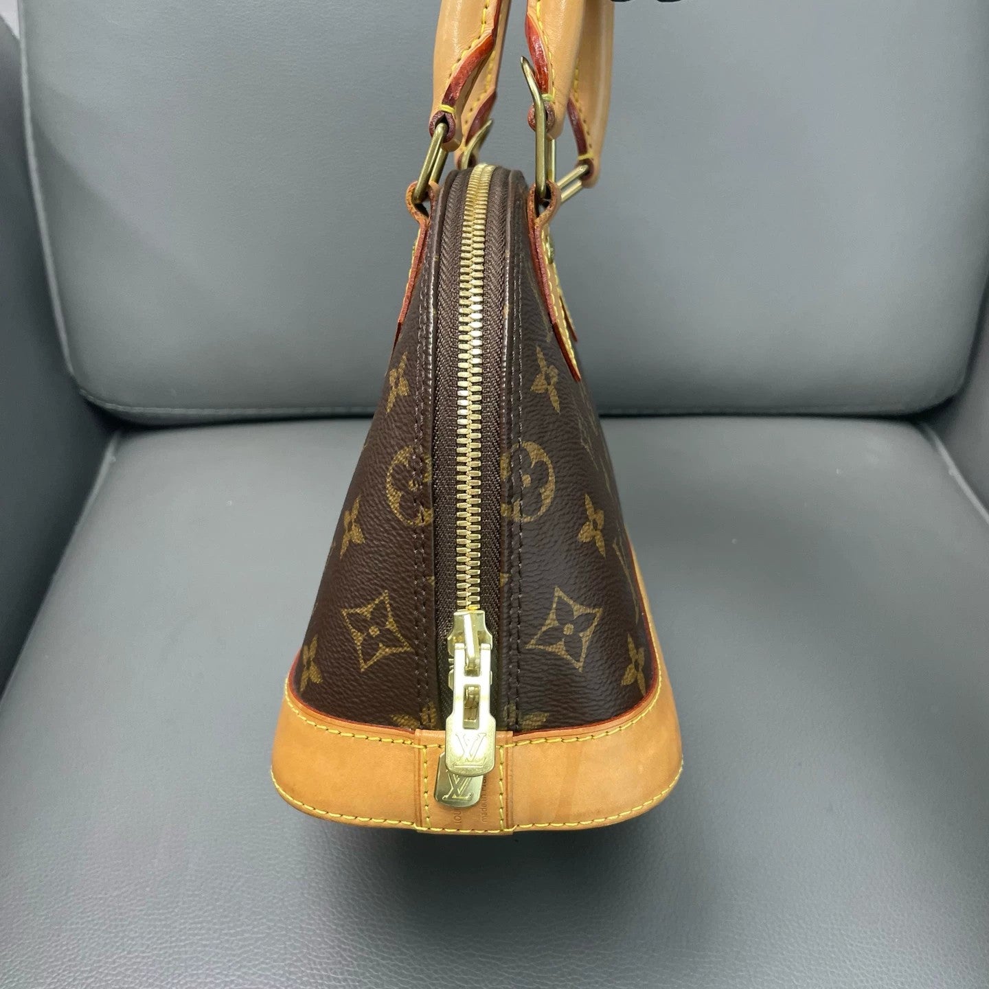 Louis Vuitton - Alma BB - Monogram canvas with Vachetta leather trim - Brown - (mini)