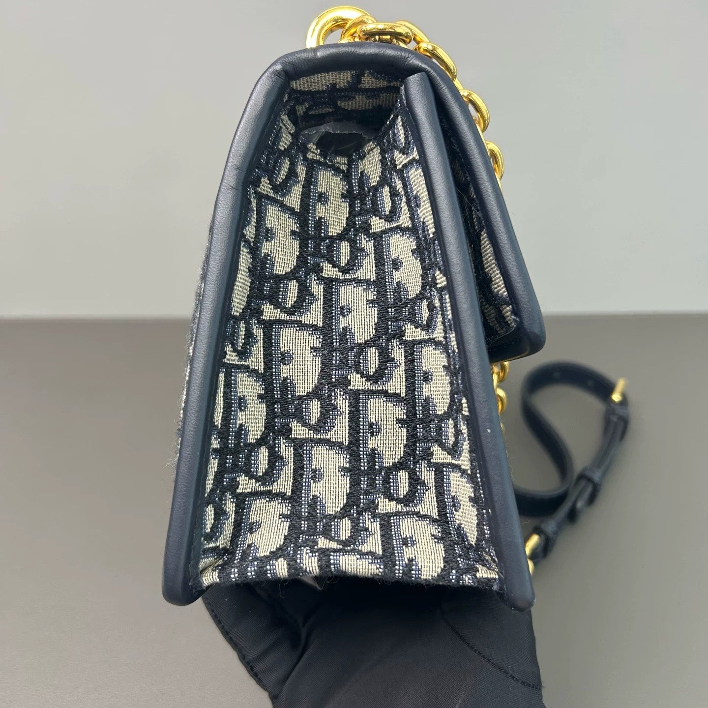 Dior - 30 Montaigne Oblique Embroidered Flap Bag with Chain - Embroidered canvas with leather trim - Blue - (medium)