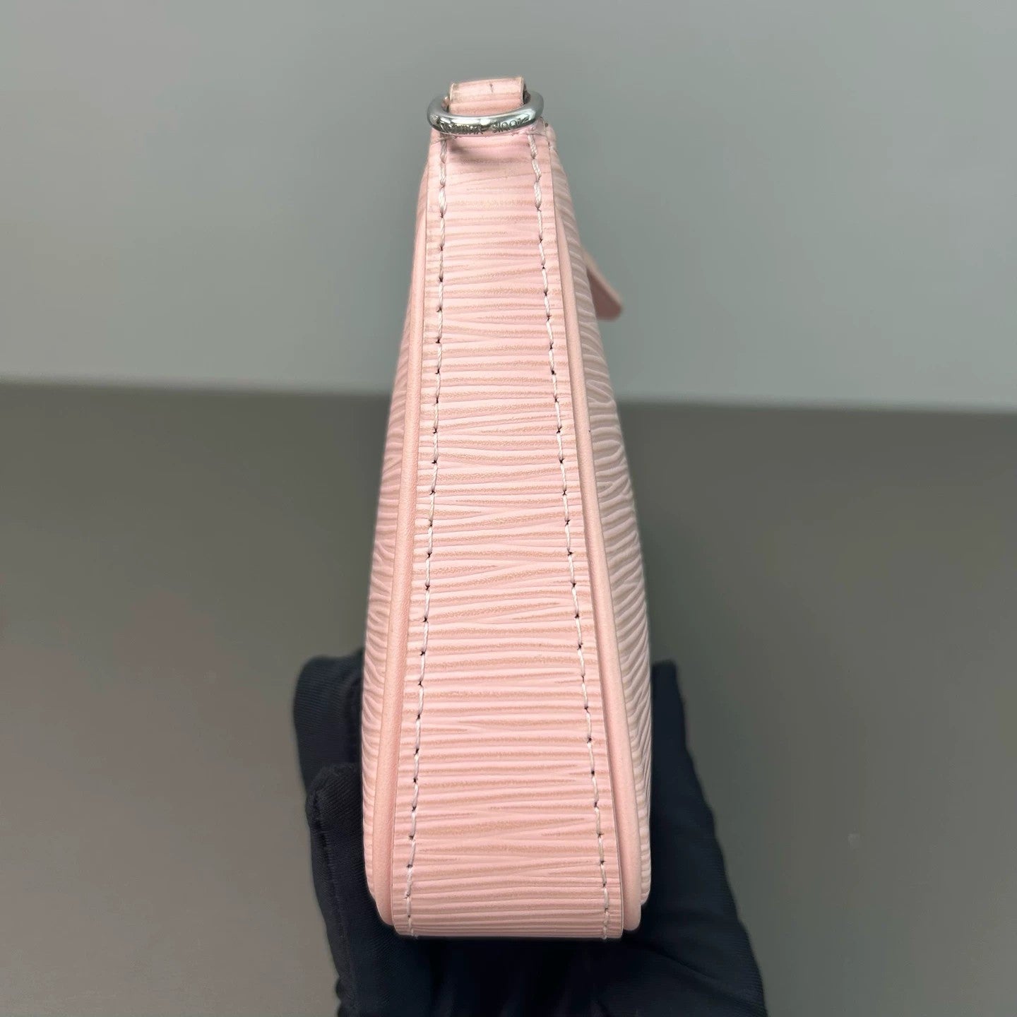 Louis Vuitton - Easy Pouch - Leather - Pink - (mini)