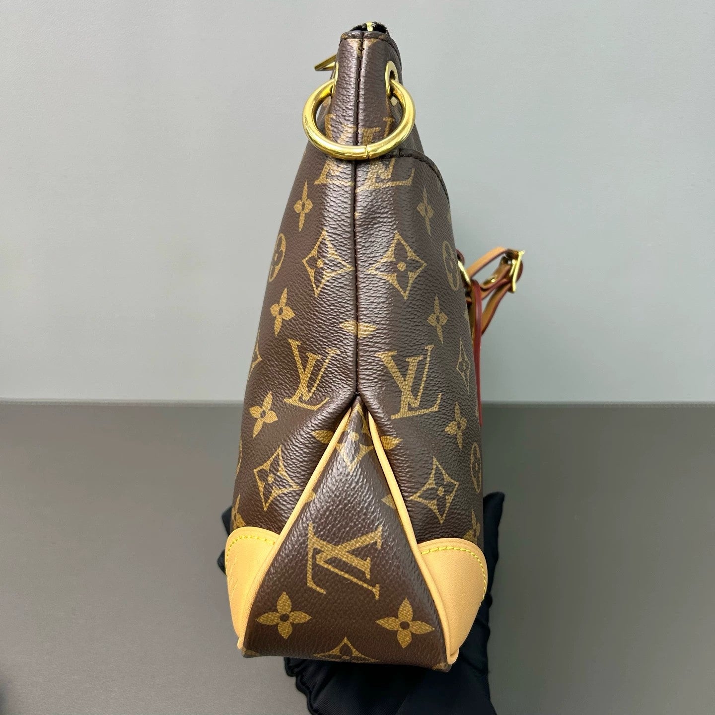 Louis Vuitton - Odeon PM - Monogram coated canvas with natural Vachetta leather trim - Brown - (small)