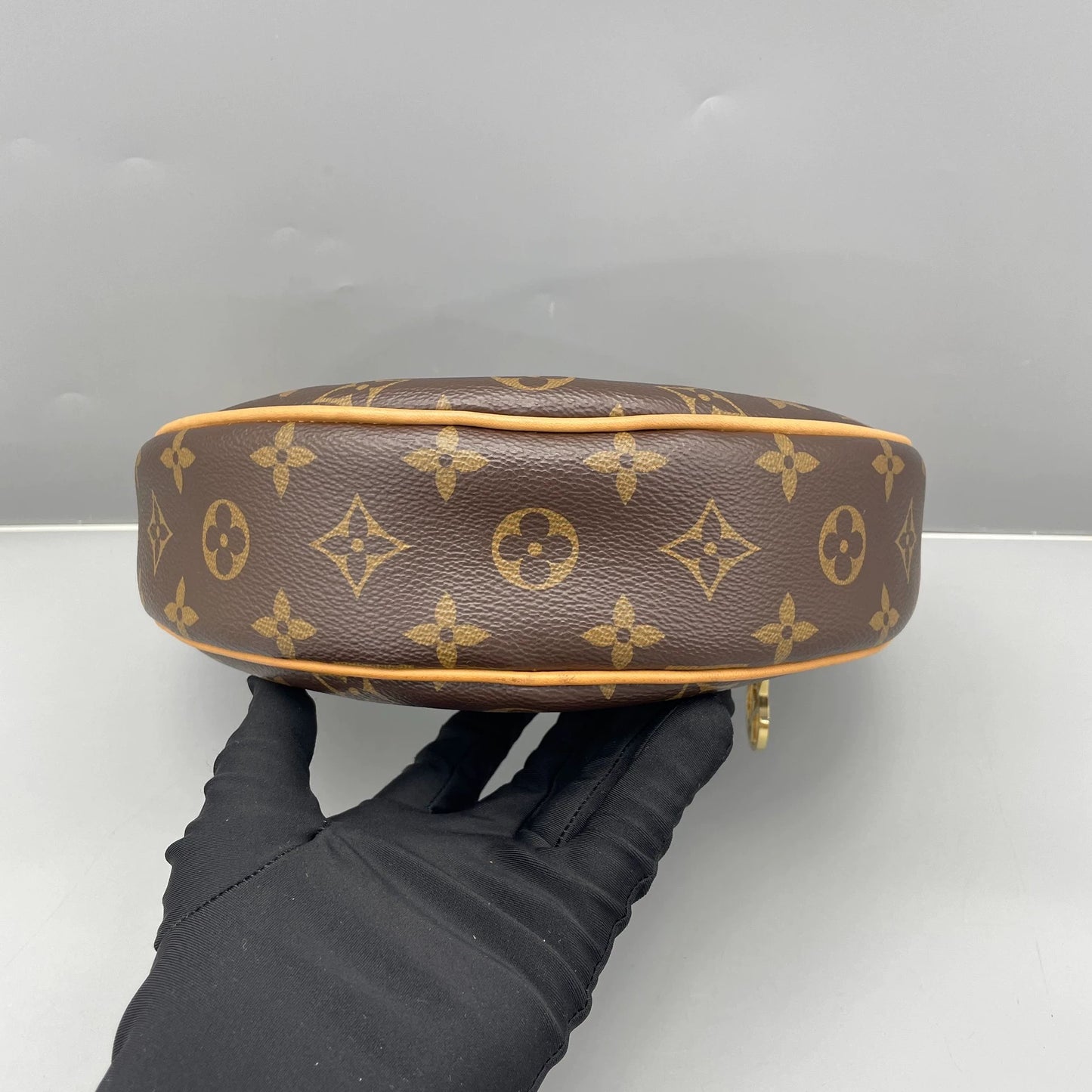 Louis Vuitton - Pea Bag - Monogram coated canvas with natural Vachetta leather trim - Brown - (mini)