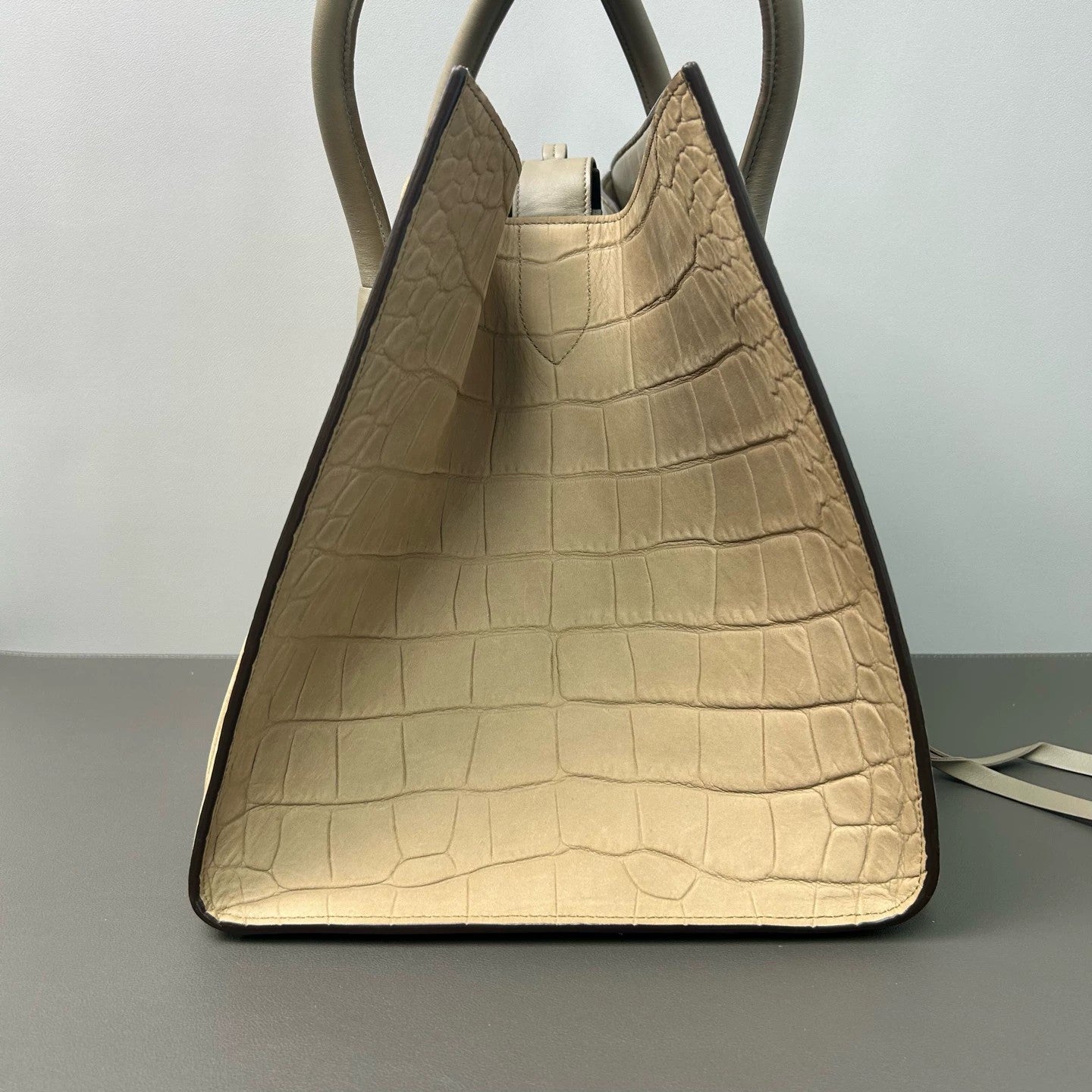 Celine - Phantom Luggage - Crocodile-embossed leather with a suede finish and smooth leather accents - Beige with Grey accents - (Large)