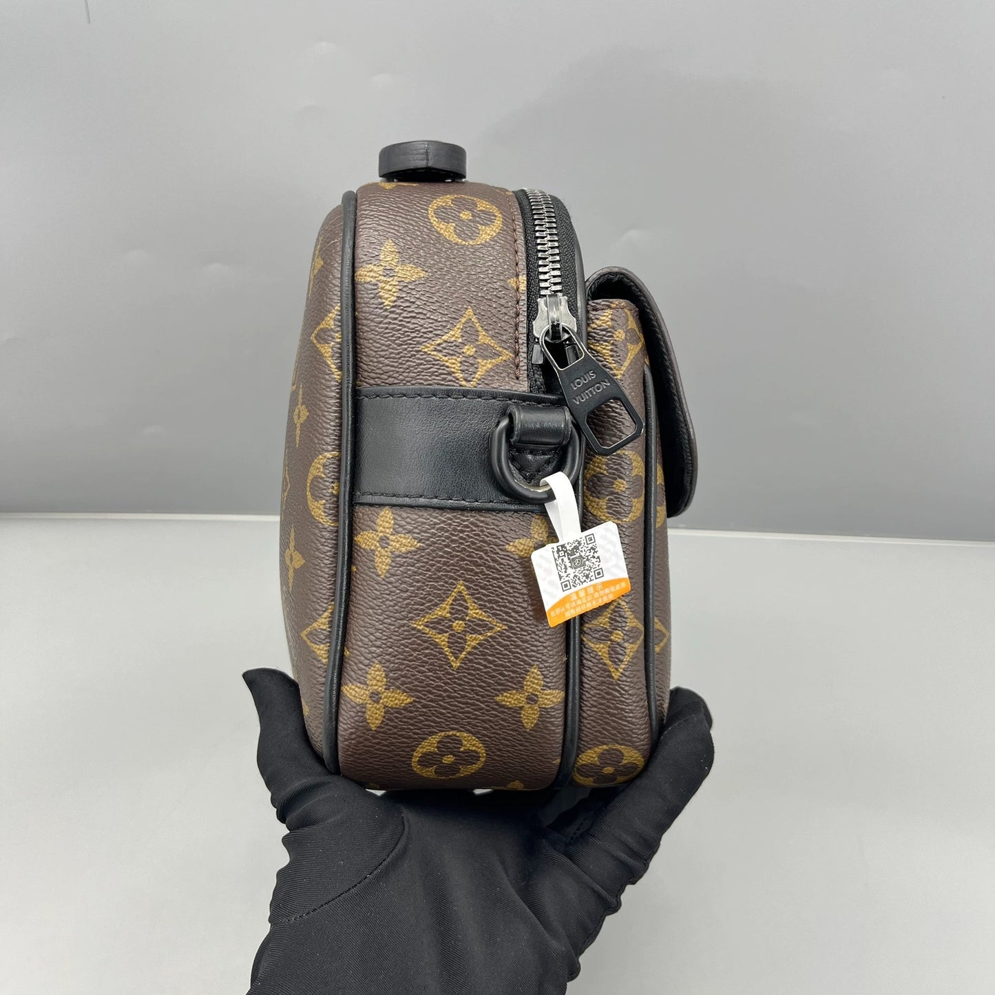 Louis Vuitton - S-Lock Messenger Bag - Monogram coated canvas with leather trim - Brown - (Small)