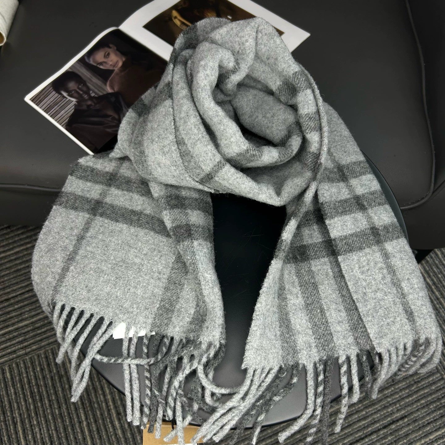 Burberry - Scarf - 100% Cashmere - Grey