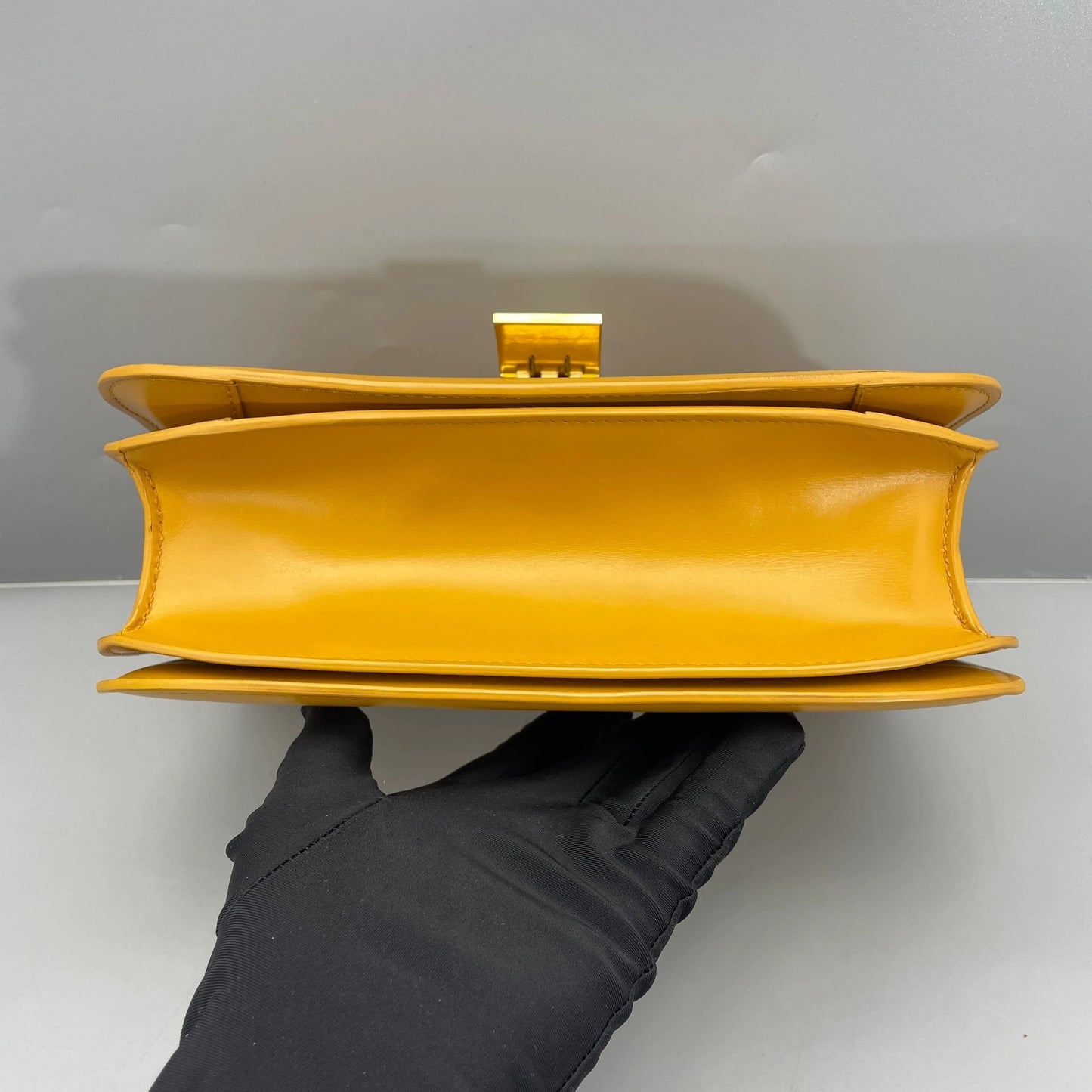 CELINE - Box - Smooth calfskin leather - Yellow - (Medium)