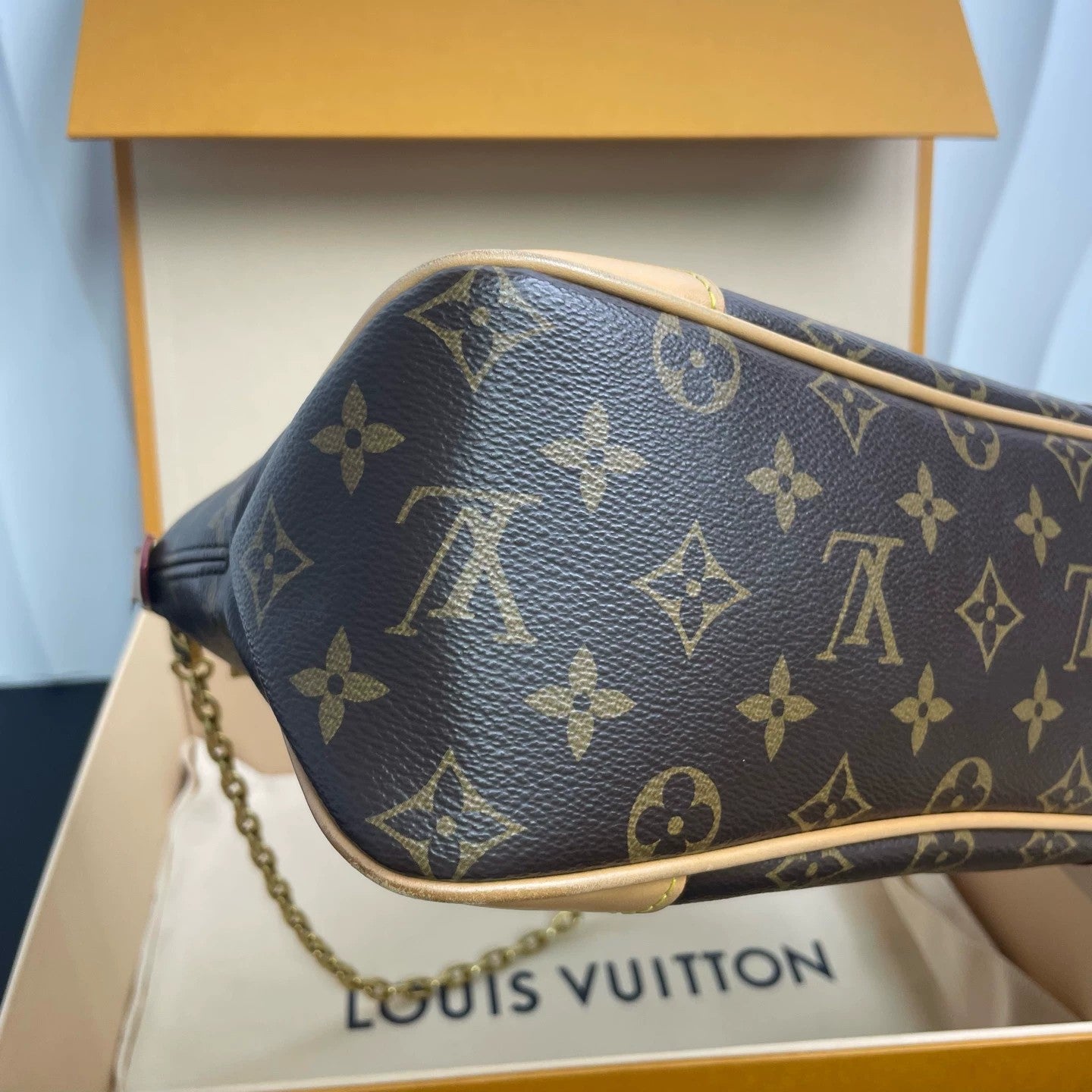 Louis Vuitton - Loop Hobo - Monogram coated canvas with natural cowhide leather trim - Brown - (medium)