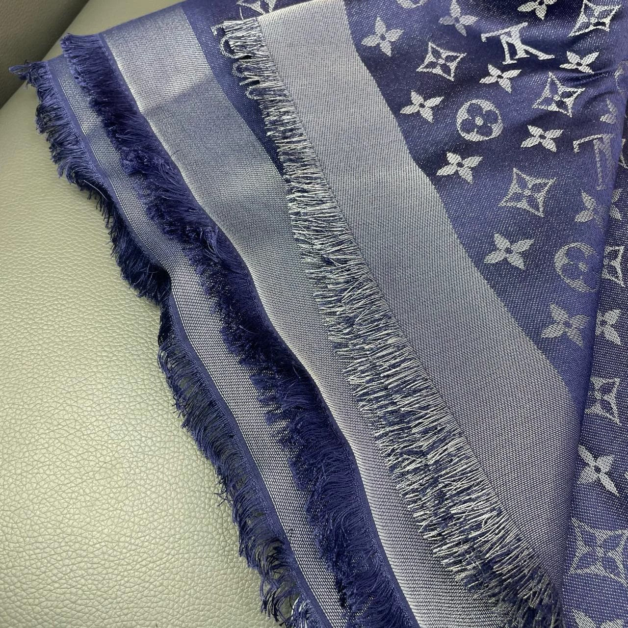 Louis Vuitton - Monogram Shawl - Cloth - Navy with Grey - (large)