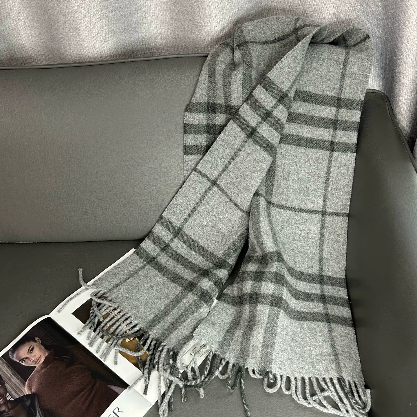 Burberry - Scarf - 100% Cashmere - Grey