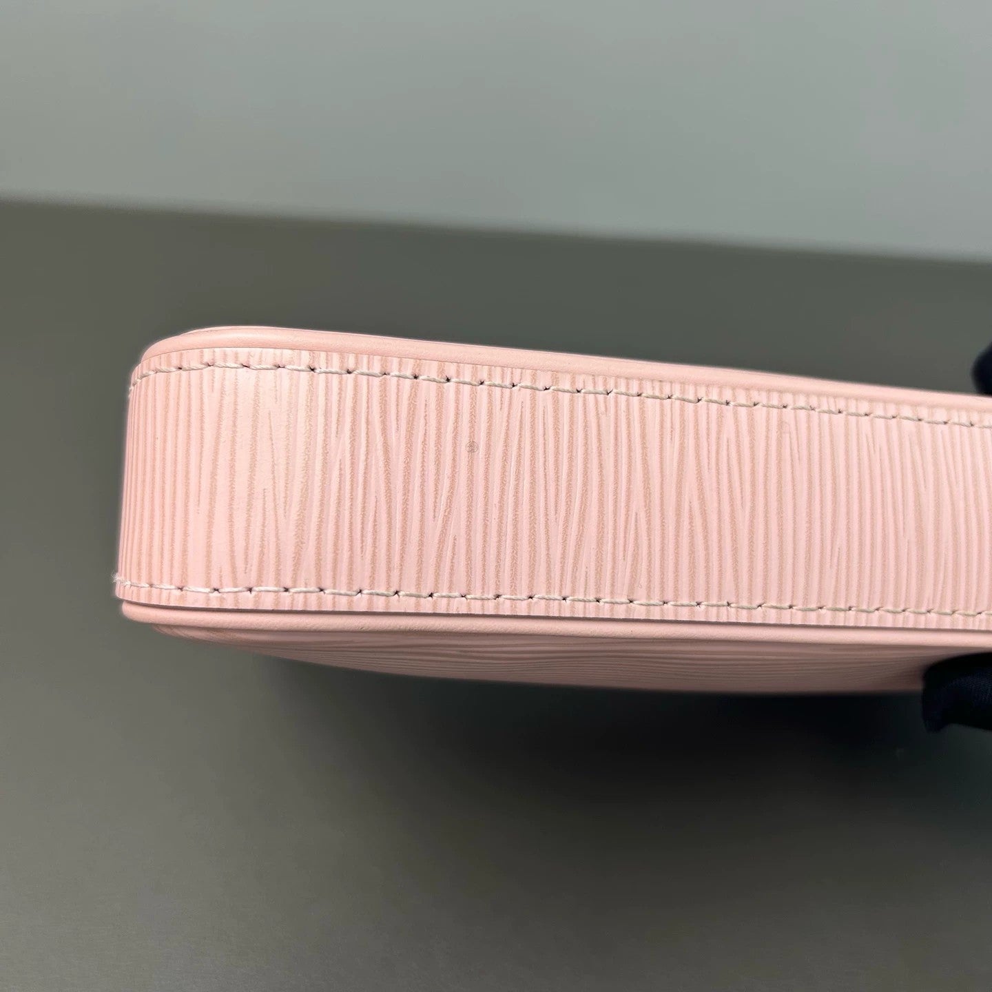 Louis Vuitton - Easy Pouch - Leather - Pink - (mini)