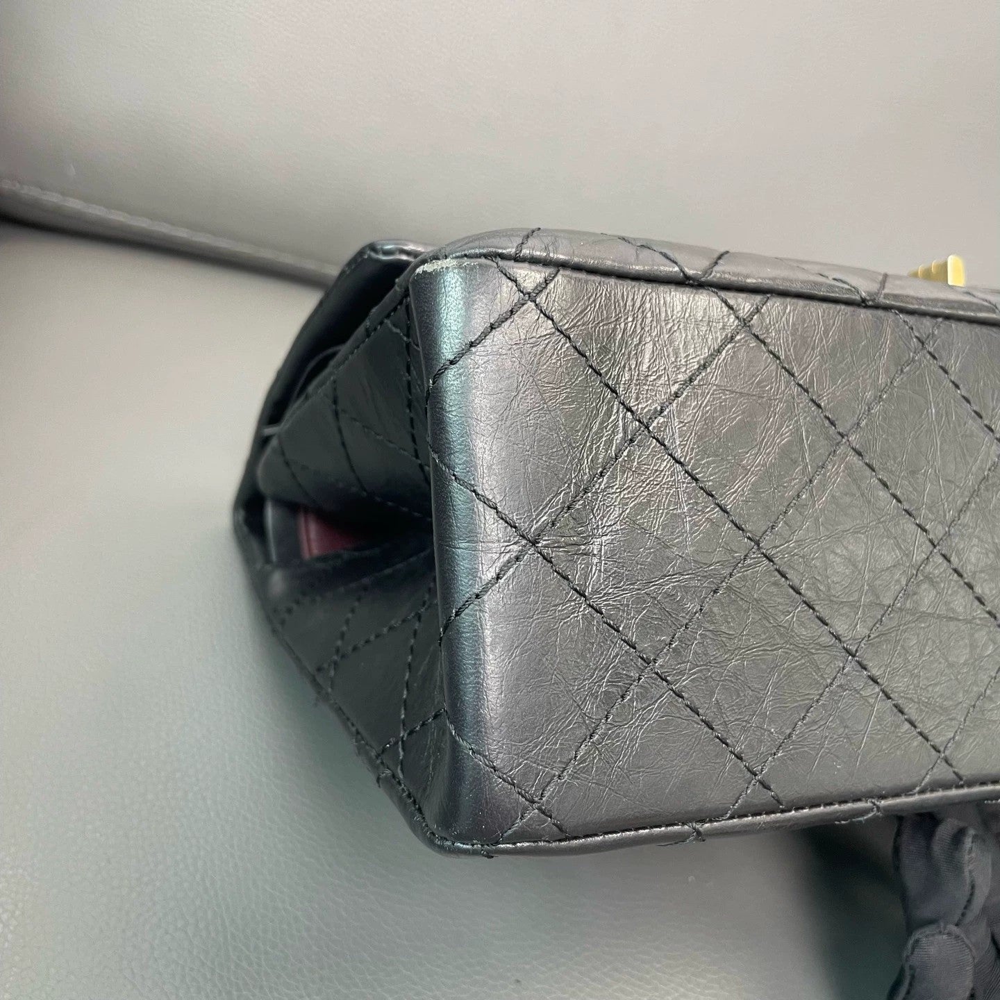 Chanel - 2.55 Reissue Flap Bag - Oiled wax cowhide leather - Black - (medium)
